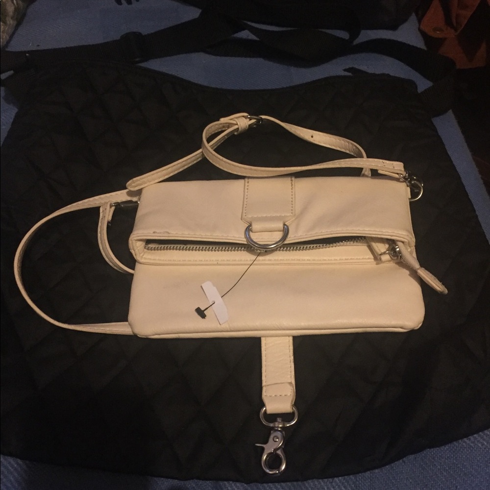 Cute white crossbody👜👛👜